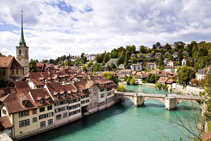 Bern switzerland altstadt zytglogge attractions wochenende romantik accor